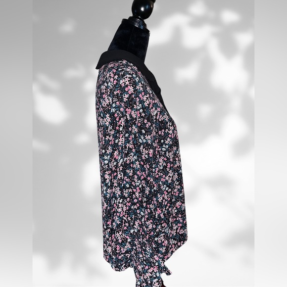 CECE Peter Pan Collar Blouse - Picture 3 of 7